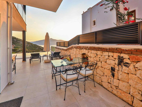  gece  -  Kasım
  | Kalkan’da Deniz Manzaralı Lüks Villa, Merkezi Konumda Rüya Tatil